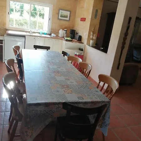 Casa de Férias Maison Spacieuse Et Charmante A Saint-emilion Saint-Laurent-des-Combes