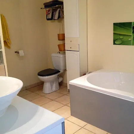 Casa de Férias Maison Spacieuse Et Charmante A Saint-emilion